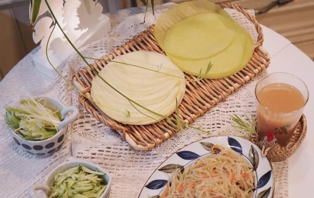 夏季|10分钟就能完成的蒸春饼,香嫩薄软,一次吃10张,夏季必吃!