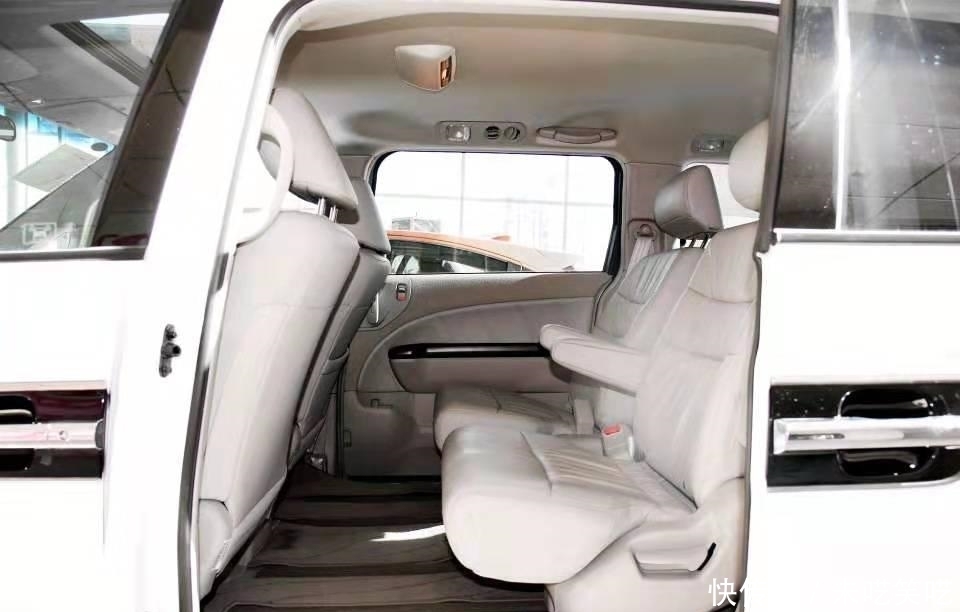  整体|整体的高度够高，保证一个非常舒服的坐姿，本田艾力绅