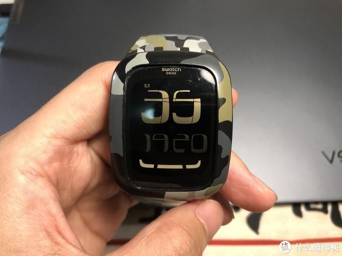  社畜|入职一年的年轻人每天都背什么？一个浑浑噩噩社畜的EDC