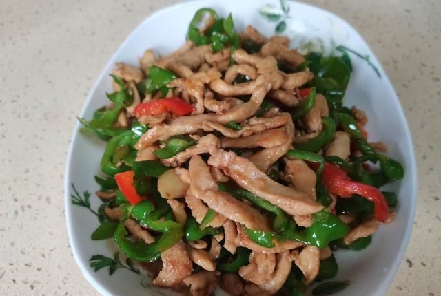  鲜嫩|鸡肉这样做，鲜嫩爽滑还下饭，比猪肉还好吃