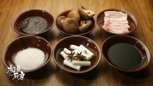  汤汁|咸鲜味醇的葱烧香菇，好吃到连汤汁都不想放过