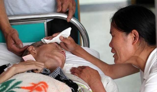  医生|27岁小伙确诊肝癌1个月离世！医生说出真相后，母亲沉默了！