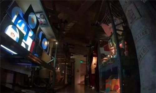  金库|他在日本银行门口装一假金库，30分钟赚了2000万，后来咋被发现的