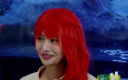  敷衍|继14根面条嫌多后，郑爽这次连水都假喝？杨迪：能不这么敷衍！