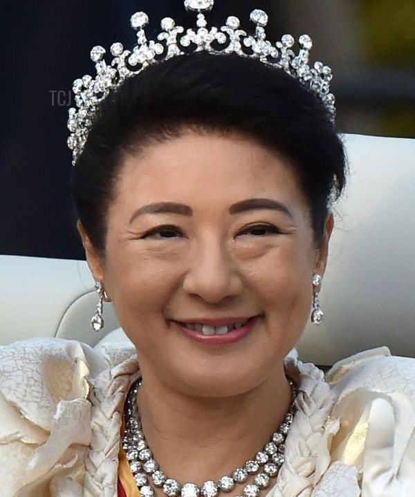  关系|日本皇后描眉技术差，不如泰国两代王后，这跟钱有关系吗？