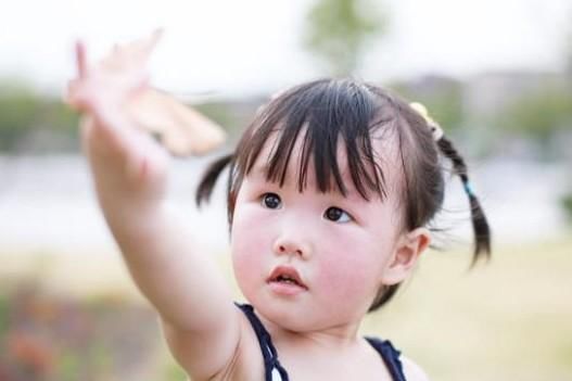  积食|宝妈们注意了！孩子身体5种表现，是积食亮起的“红灯”