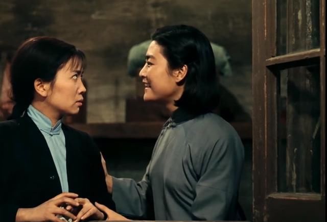  舞台姐妹|谢晋、《小花》导演张铮均用她出演主要角色，今80岁仍活跃影坛