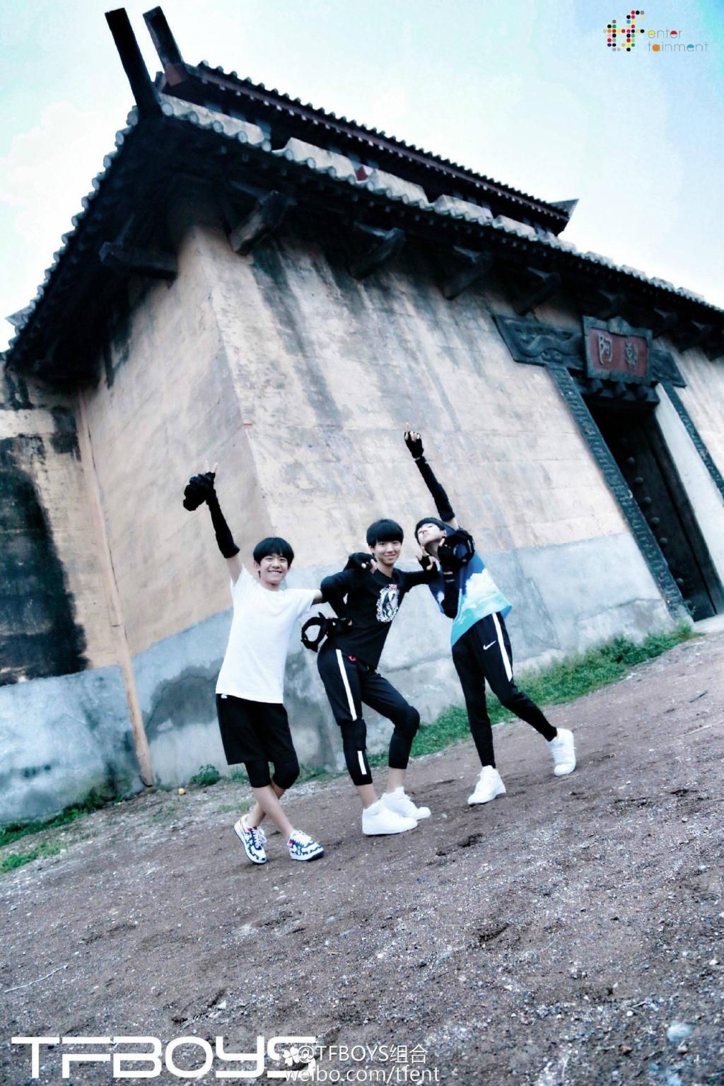  系列|TFBOYS“地主家的傻儿子”四弹系列来袭，沙雕与可爱并存的三小只