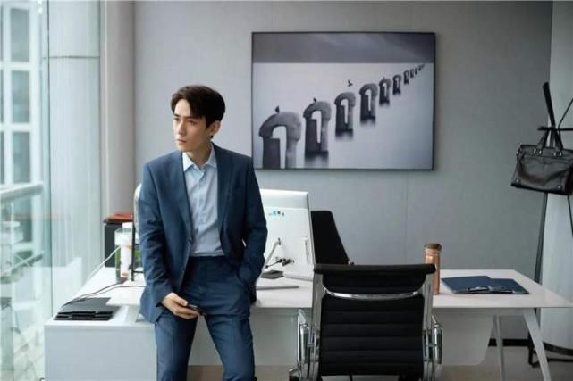  朱一龙|刘诗诗产后复出首部剧定档，与朱一龙牵手《亲爱的自己》