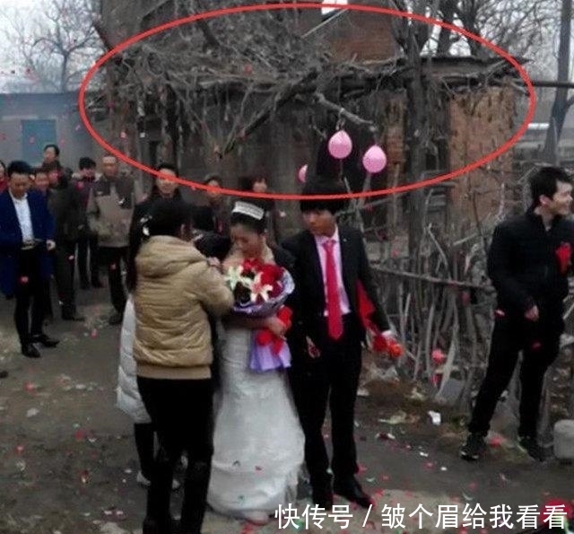 接亲|新郎到新娘家接亲时, 接亲人看见新娘家, 当时就愣住了