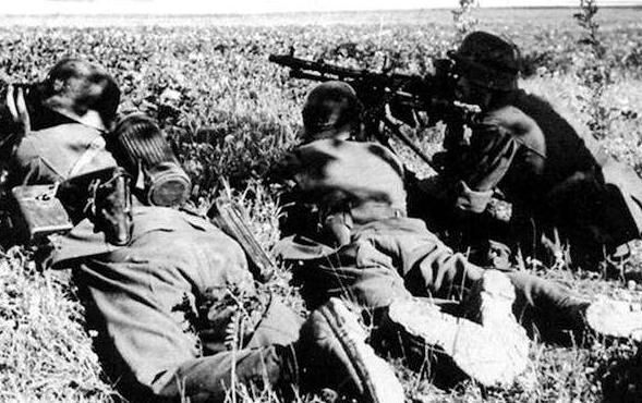 世界大战|波兰为何否定二战苏联的贡献？背后暗藏肮脏交易，波兰成受害者