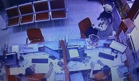 欠下|美女网红挥霍无度欠下巨债，从银行抢走61万结果3小时就被捕