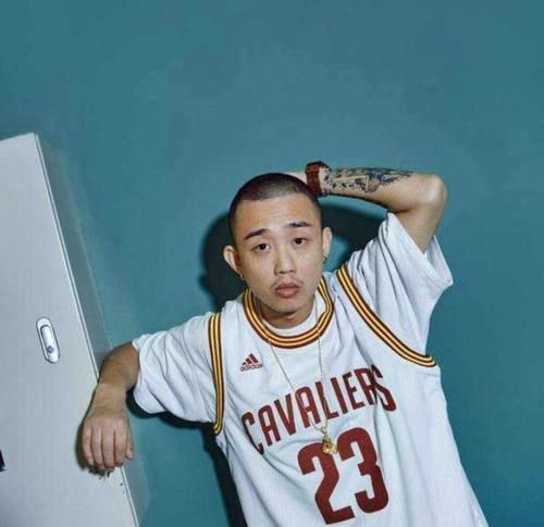 GAI|GIAO哥录制《新说唱》，在GAI面前唱rap，动作夸张像拍段子