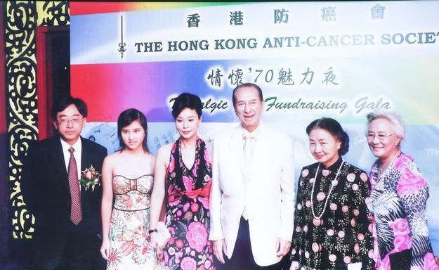 奢华|赌王三太被宠半年就被四太截胡?爱穿貂爱戴奢华珠宝,华贵藏不住