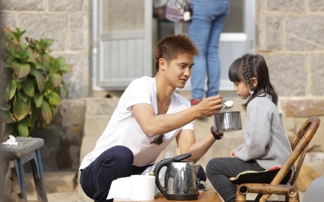 妈妈|孩子遇到这3个问题,最好爸爸出面解决,妈妈出面可能会起反作用