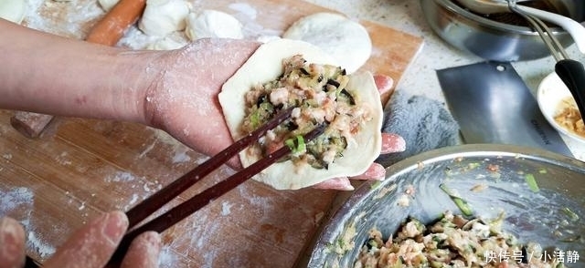 凉拌|茄子我家最爱这样吃,不用蒸,不用炒,不凉拌,隔三差五不吃就馋