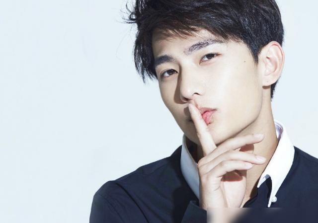  节目中|《乘风破浪的姐姐》未结束，她却转身另一档综艺，阵容超豪华