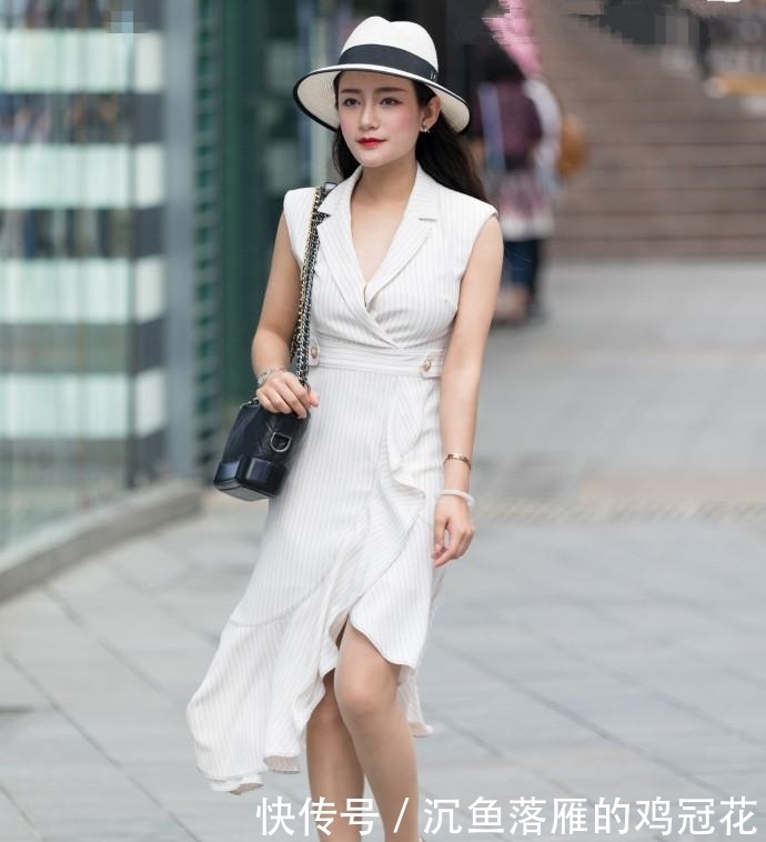 搞笑|GIF搞笑趣图: 大妈这舞还是别跳了, 后面的小哥已经生无可恋了