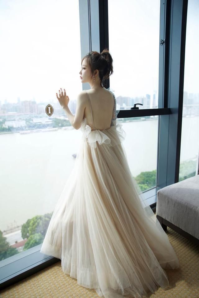 新歌|更好的冯提莫已经归来,新歌MV让观众们悸动落泪