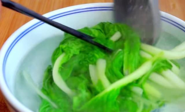  省力|饺子皮做包子，不揉面不发面，节约时间还省力，皮薄筋道馅料足