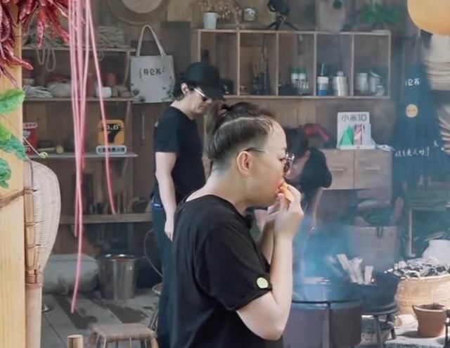  粉丝|《向往的生活》收官，宋丹丹与巴图欢乐互怼，粉丝希望他们常驻