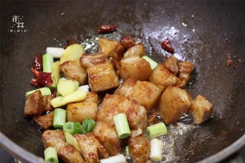 海鲜|这海鲜，以前不舍得买，今年特便宜，1斤60元，用肉焖一锅真香