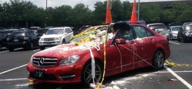  业主|保时捷霸占车位，女司机叫嚣“有种开上来”，业主：那就成全你！