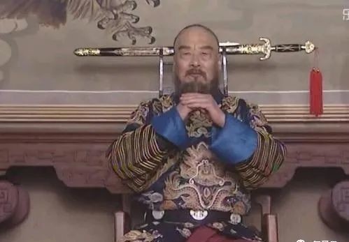 孝庄太后|16岁的康熙用一群孩子生擒鳌拜,为什么不动用大内侍卫呢?