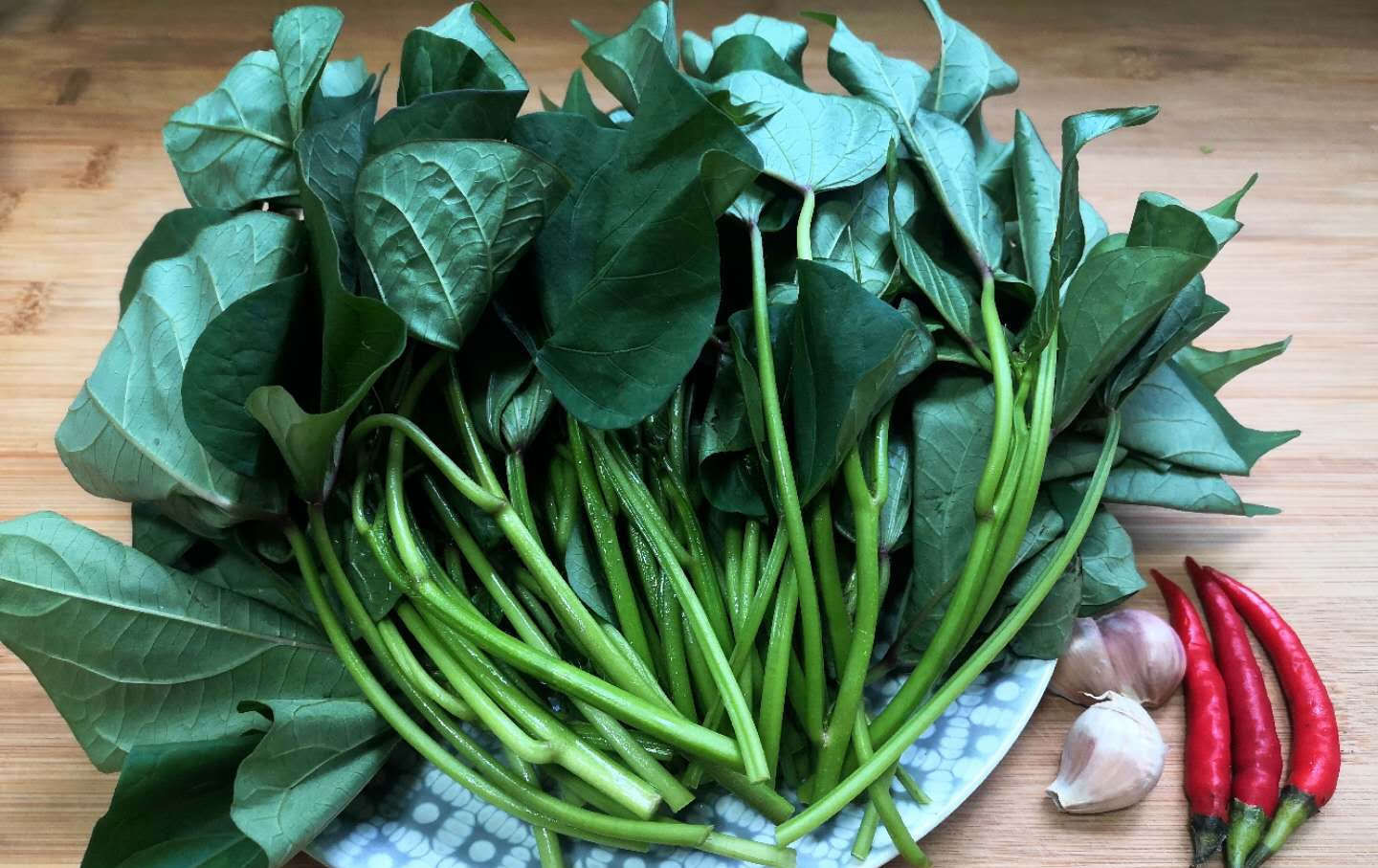  叶子|这菜，不懂吃叶子就亏了，清脆鲜嫩，常吃视力好，简单一拌特开胃