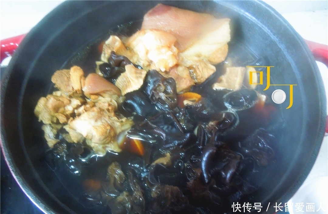 步骤|肉香满溢的蹄髈烧法,笋干和木耳更受欢迎,炖一锅一家人吃两餐