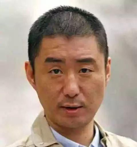  出门|70岁斯琴高娃曾遭8年家暴，如今出门靠轮椅