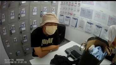 丢在|小伙优衣库偷了4件衣服3双袜子逃离，没想到手机却丢在了店里
