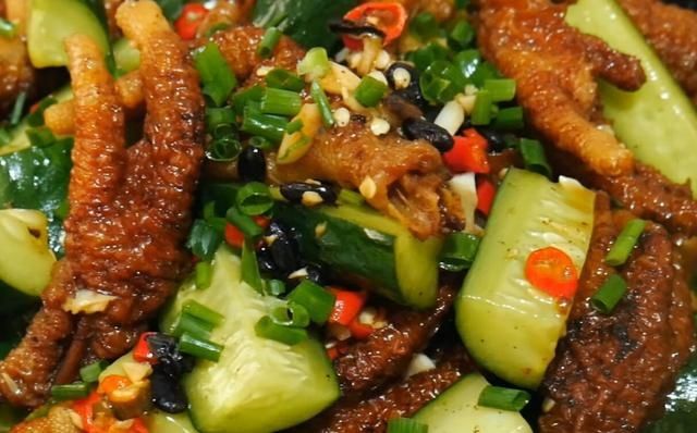  入适量|“虎皮鸡爪”这样做，软烂入味，好吃不腻，并伴有淡淡的清香味