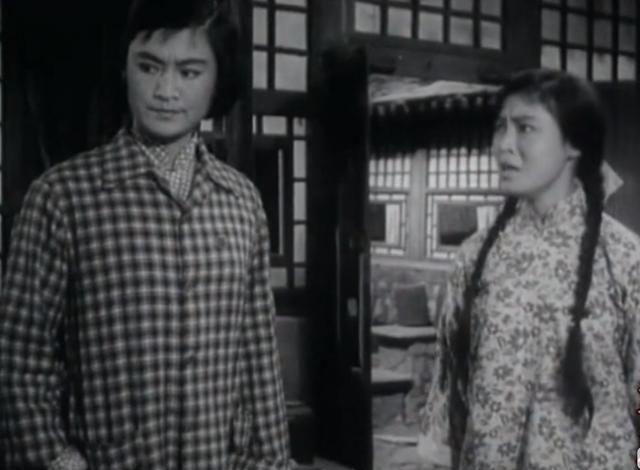  舞台姐妹|谢晋、《小花》导演张铮均用她出演主要角色，今80岁仍活跃影坛