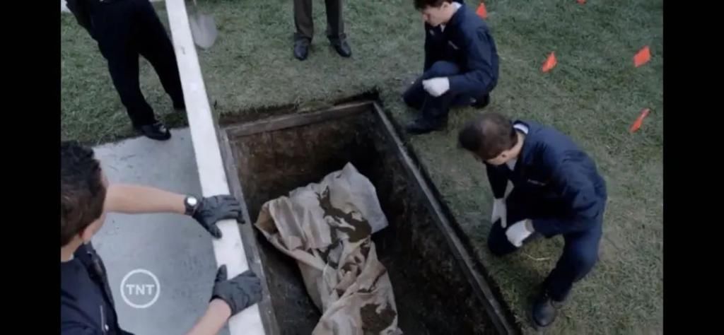  失踪|这部老派罪案剧，或许早已经揭露了「杀妻案」真相