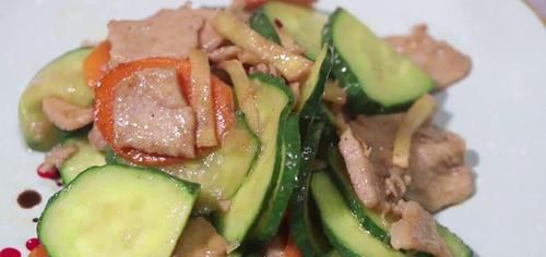  黄瓜|教你一道简单的家常菜：黄瓜炒肉