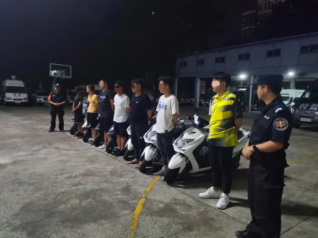  摩托车|竞速追逐，非法改装？全部查处，车扣留，人拘留！