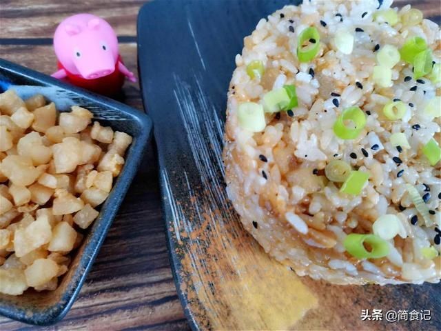  出油|懒人必备！猪油拌饭这样做，就算没有黄磊，也能独霸一方，特过瘾