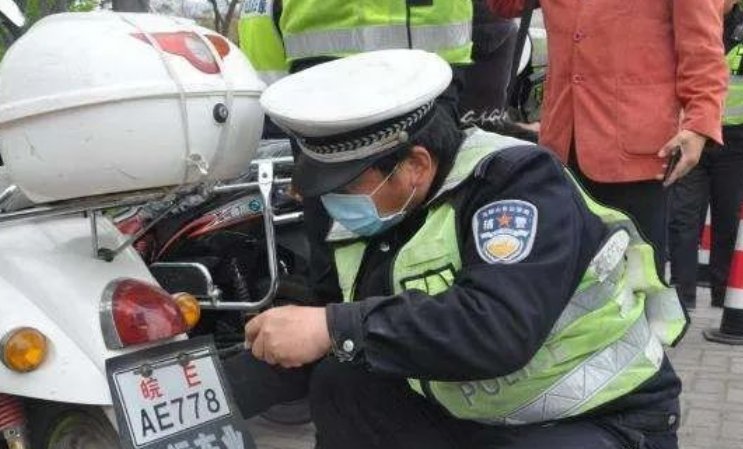  机动车道内|注意！含山交警将严查电动车交通违法行为