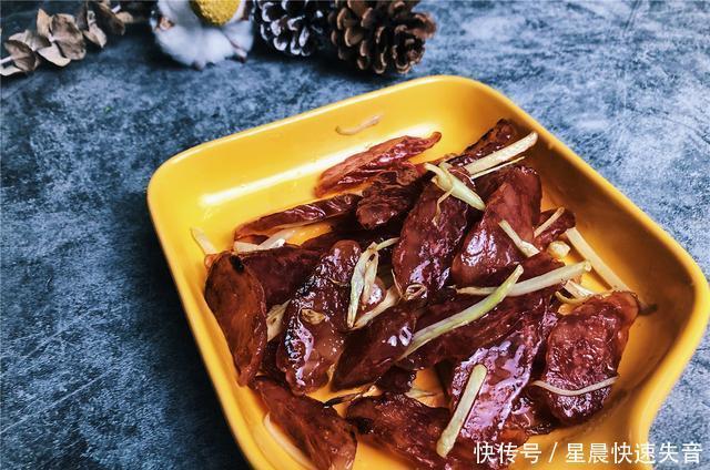 人份料|新手挑战比饭店好吃的煲仔饭,10元搞定3人份料足味美