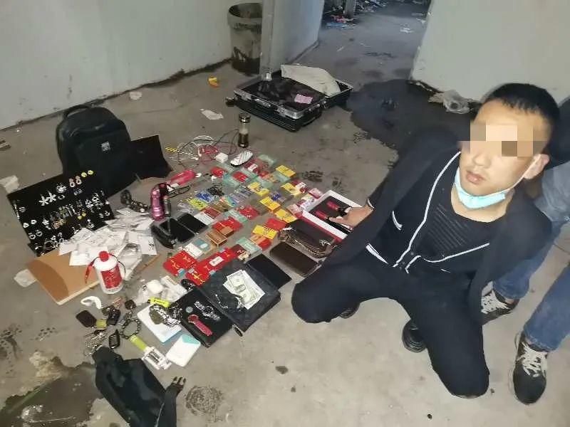 车内财物|男子一夜撬盗14辆车 抓了!