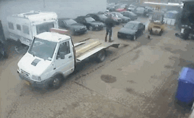 美女|搞笑GIF:糖醋鱼,红烧肉,方便面,老干妈......美女这是梦到了什么?