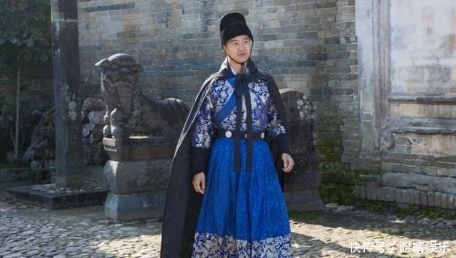 越南|送中国领土，这个越南国王被越南人骂死