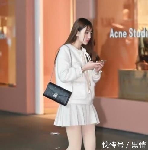  相守|街拍美女：漫漫长路，能够相守，是一种情分！