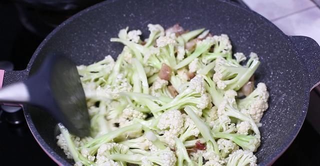不脆|饭店的花菜为啥那么好吃？大厨告诉你秘诀，要不然花菜不脆也不香