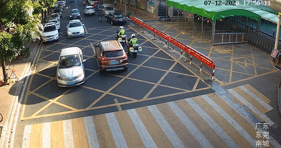  求助车辆|南城铁骑生死时速，一路狂奔