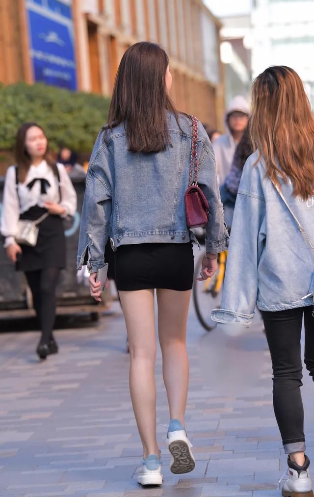 姐姐|街拍:甜美的邻家姐姐