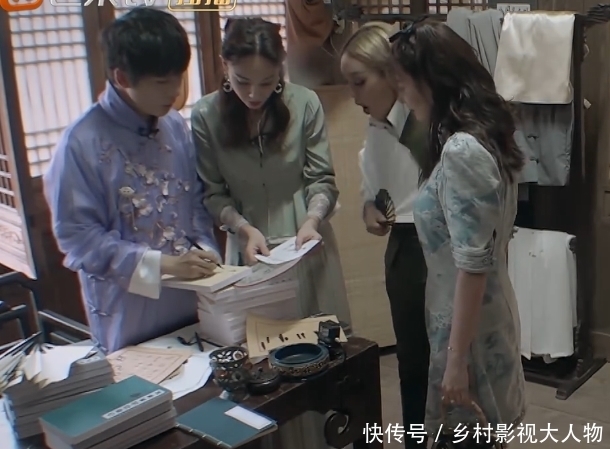 姐姐们|小贾想混进姐姐团摸鱼,没想到张雨绮一把抓拽回,网友直呼太霸气