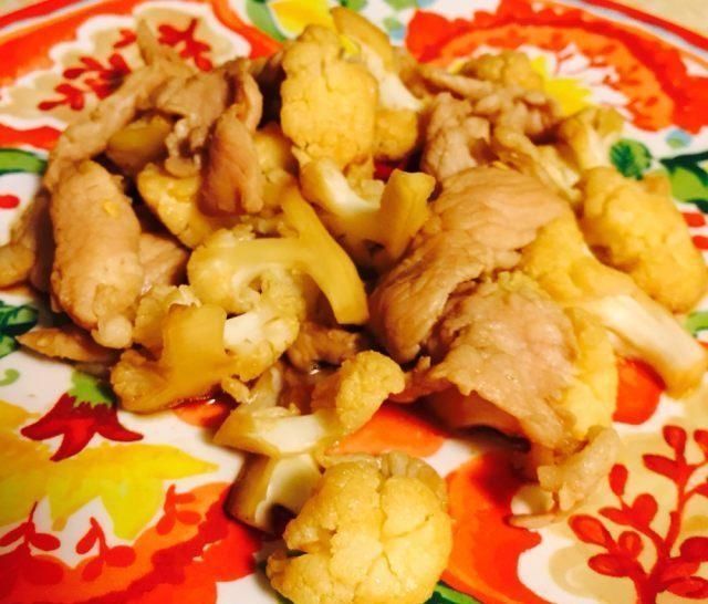 可口|猪肉片炒菜花,试试这样做,香嫩可口,炒一大盆不够吃