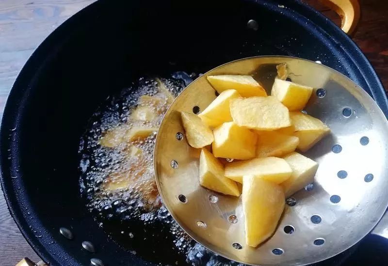 没放|香菇和土豆这样做，一点肉也没放，好吃到停不下来